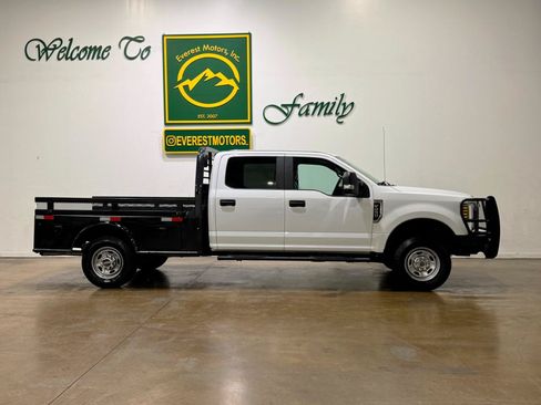 Used 2019 Ford F250 XL w/ Power Equipment Group AWD/4WD image 9