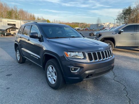 Used 2014 Jeep Grand Cherokee Laredo w/ Quick Order Package 23E image 3