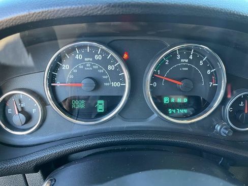 Used 2012 Jeep Wrangler Unlimited Sahara AWD/4WD image 19