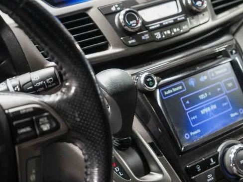 Used 2016 Honda Odyssey Touring Elite image 24