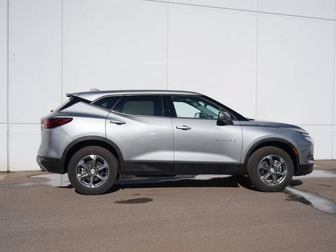Used 2023 Chevrolet Blazer LT AWD/4WD image 2