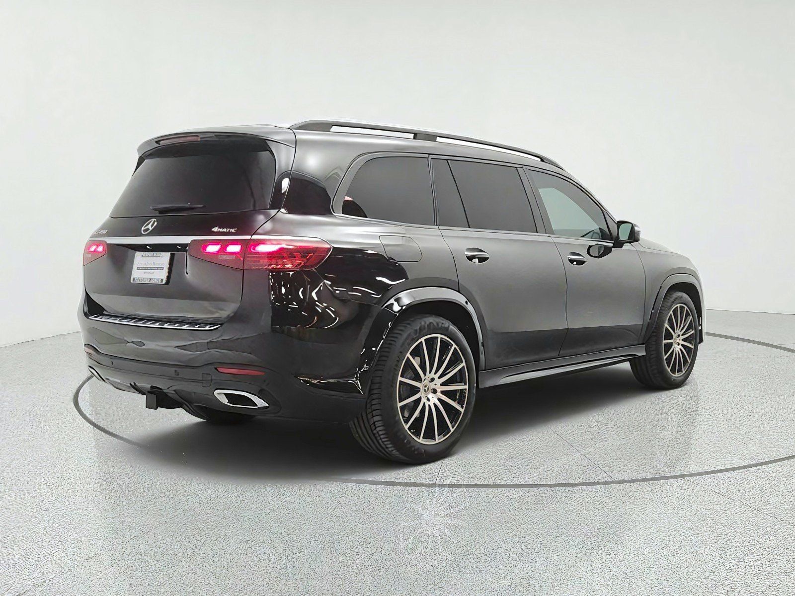 Used 2025 Mercedes-Benz GLS 450 4MATIC image 5
