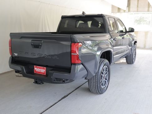 Used 2024 Toyota Tacoma TRD Sport w/ TRD Sport Upgrade Package AWD/4WD image 6