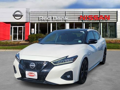 Used 2023 Nissan Maxima SR w/ Sport Mat Group FWD image 4