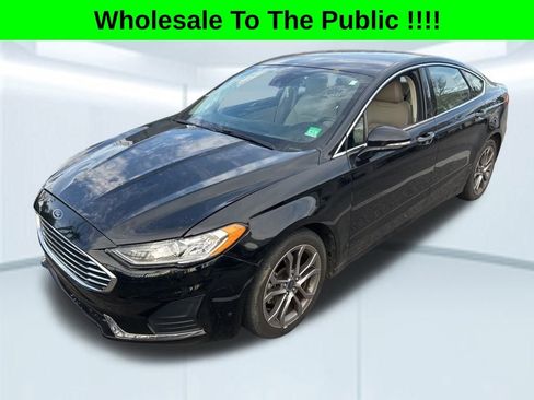 Used 2019 Ford Fusion SEL image 3