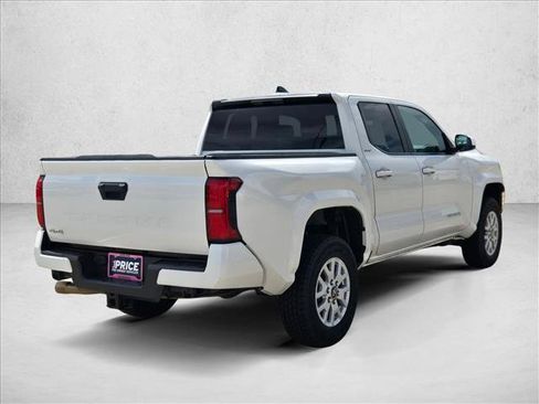 Used 2024 Toyota Tacoma SR5 AWD/4WD image 5