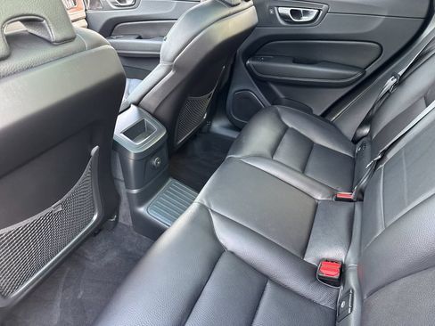 Certified 2023 Volvo XC60 T8 Plus AWD/4WD image 11