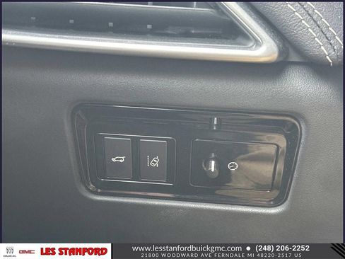 Used 2017 Jaguar F-PACE S image 28