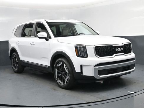 New 2025 Kia Telluride EX w/ EX Captain's Chair Package image 15