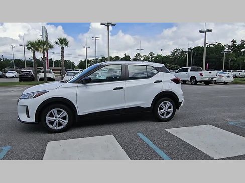 Used 2025 Nissan Kicks Play S FWD image 24
