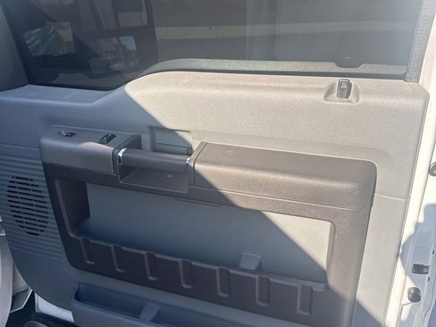 Used 2011 Ford F250 XLT w/ XLT Interior Pkg image 39