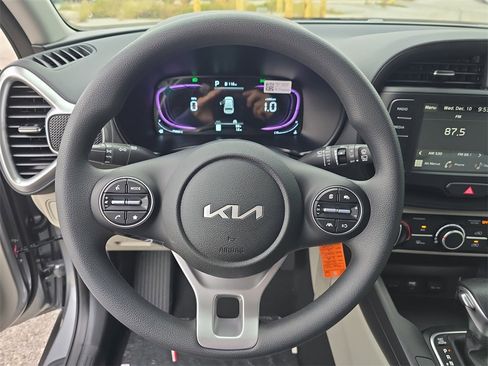 New 2025 Kia Soul LX image 30