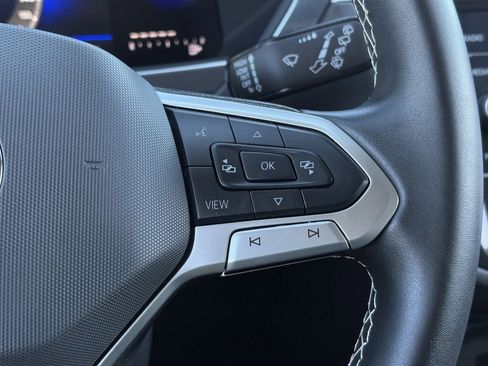 Used 2024 Volkswagen Tiguan SE image 17