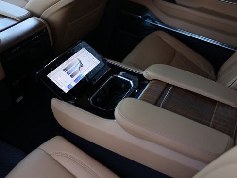 Used 2023 Jeep Grand Wagoneer Series III image 51