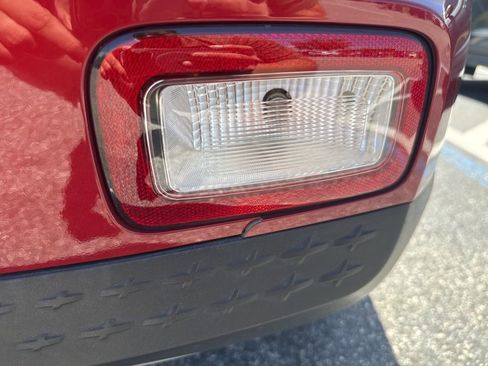 Used 2023 Hyundai Venue Limited image 9