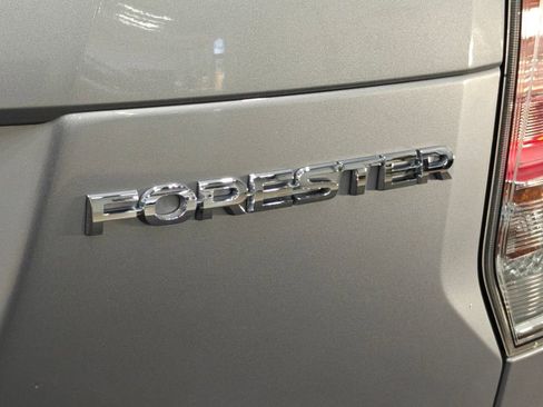 Used 2018 Subaru Forester 2.5i Premium AWD/4WD image 40