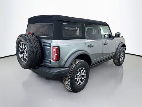 Used 2024 Ford Bronco Badlands image 7