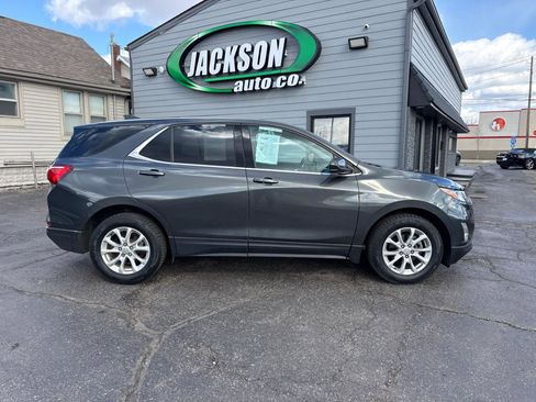 Used 2020 Chevrolet Equinox LT w/ Driver Convenience Package image 6