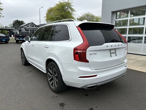 Used 2018 Volvo XC90 T6 Momentum w/ Convenience Package AWD/4WD image 3