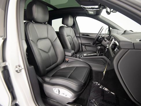 New 2026 Porsche Macan S image 31