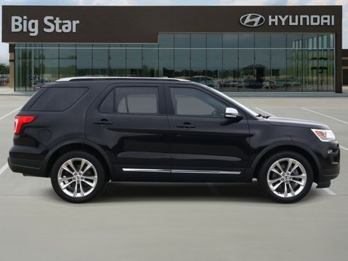 Used 2019 Ford Explorer XLT w/ Equipment Group 202A image 5