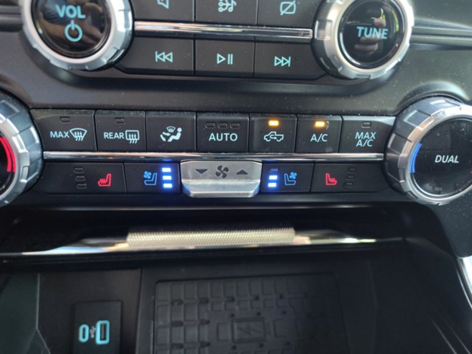 Used 2023 Ford F150 Raptor AWD/4WD image 24