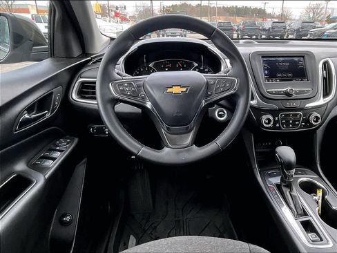 Used 2024 Chevrolet Equinox LT image 16