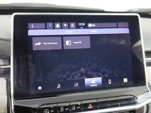 Used 2024 Jeep Compass Latitude image 32