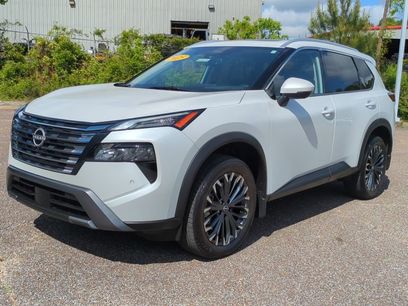 Used 2025 Nissan Rogue SL w/ Tech Package