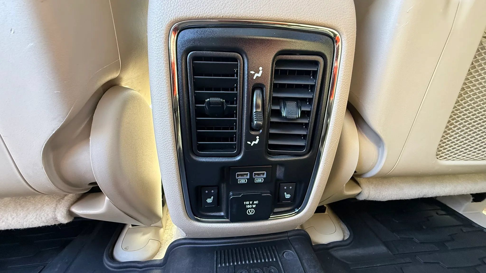 Used 2017 Jeep Grand Cherokee Overland w/ Jeep Active Safety Group AWD/4WD image 29