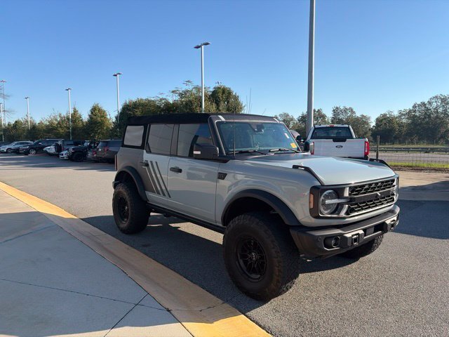 Used 2023 Ford Bronco Badlands AWD/4WD image 7
