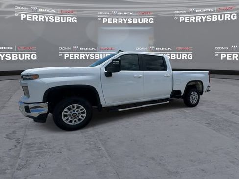 Used 2025 Chevrolet Silverado 2500 LT w/ Convenience Package AWD/4WD image 4