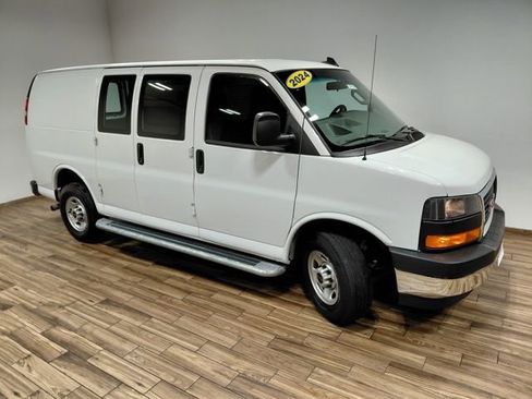 Used 2024 GMC Savana 2500 w/ Driver Convenience Package image 12