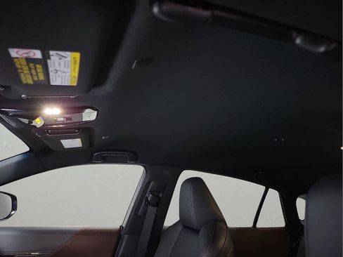 Certified 2024 Toyota Venza XLE image 13