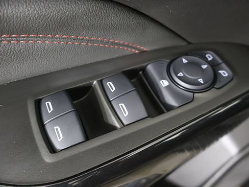 Used 2025 Chevrolet Trax RS w/ Driver Confidence Package image 37