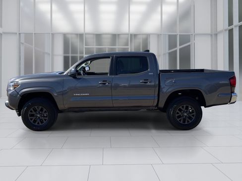 Used 2021 Toyota Tacoma SR5 RWD image 3