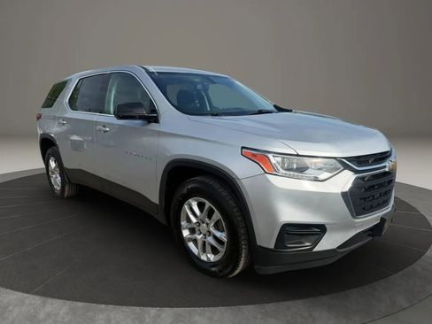 Used 2020 Chevrolet Traverse LS AWD/4WD image 3