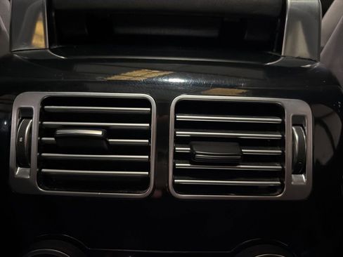 Used 2018 Land Rover Range Rover HSE image 30