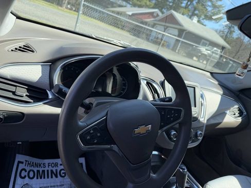 Used 2016 Chevrolet Malibu LT FWD image 13