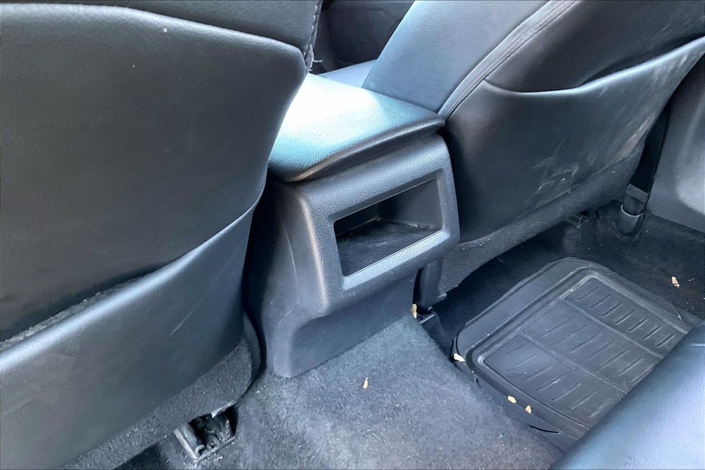 Used 2020 Toyota Camry SE FWD image 10