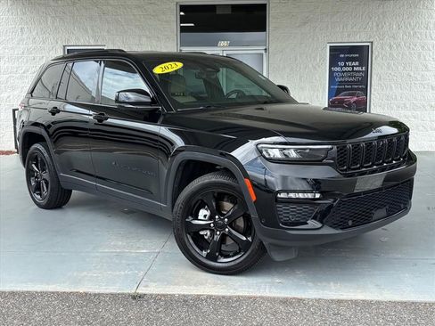 Used 2023 Jeep Grand Cherokee Limited w/ Luxury Tech Group II RWD image 1