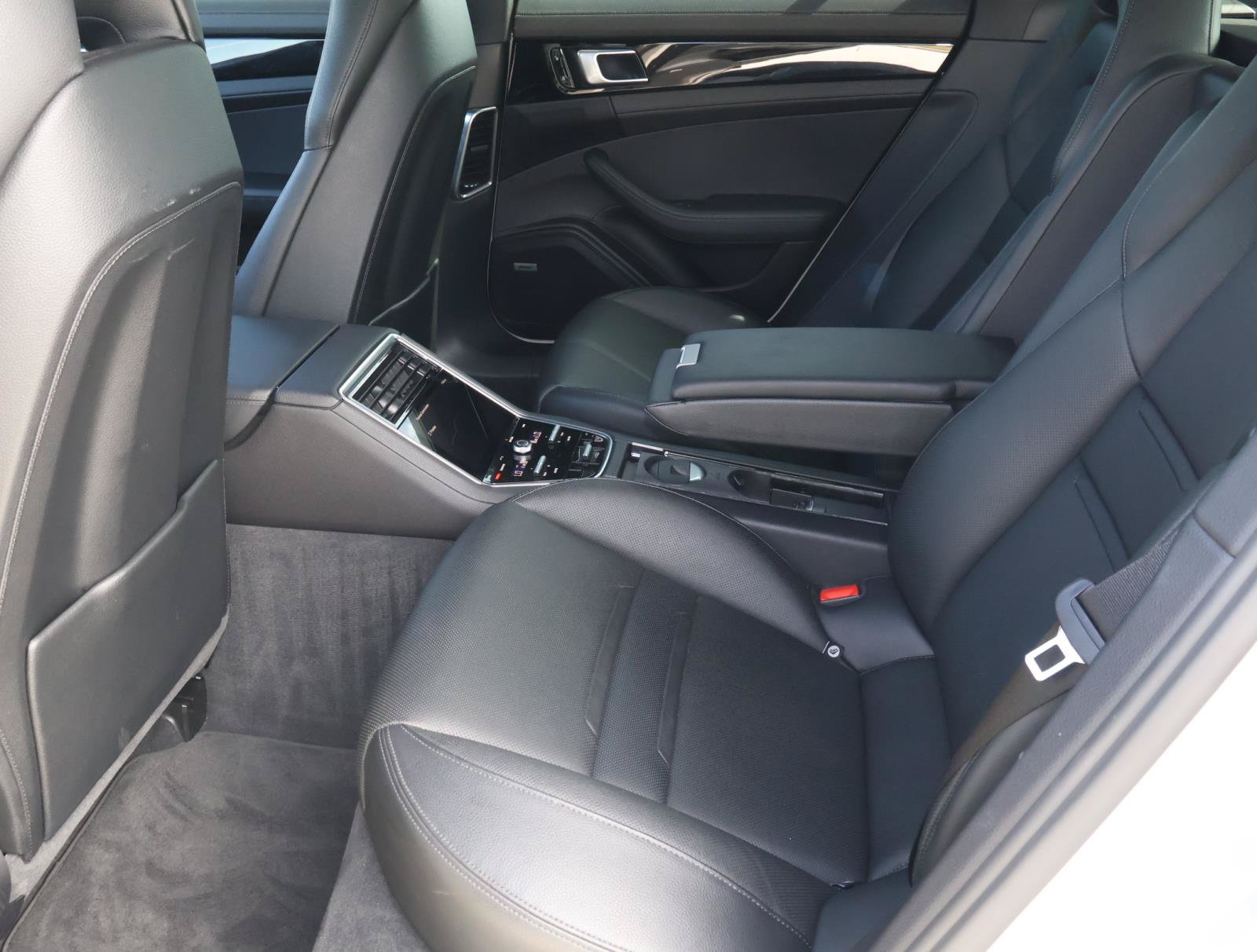 Used 2018 Porsche Panamera 4 AWD/4WD image 21