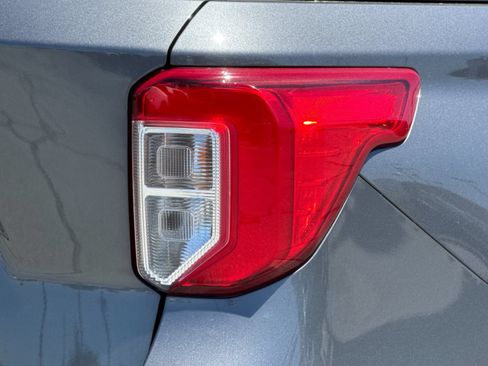 Used 2021 Ford Explorer XLT RWD image 40