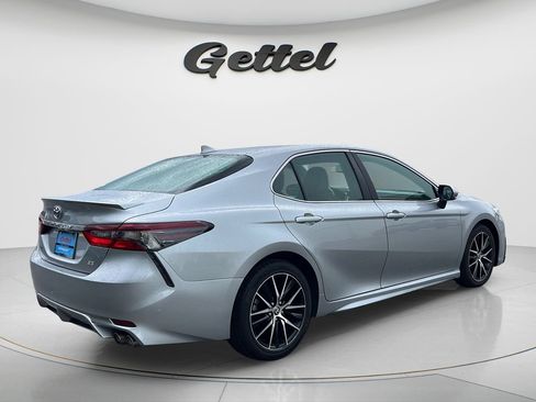 Used 2022 Toyota Camry SE w/ Audio Upgrade Package FWD image 5