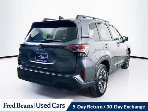 Used 2025 Subaru Forester Premium image 8
