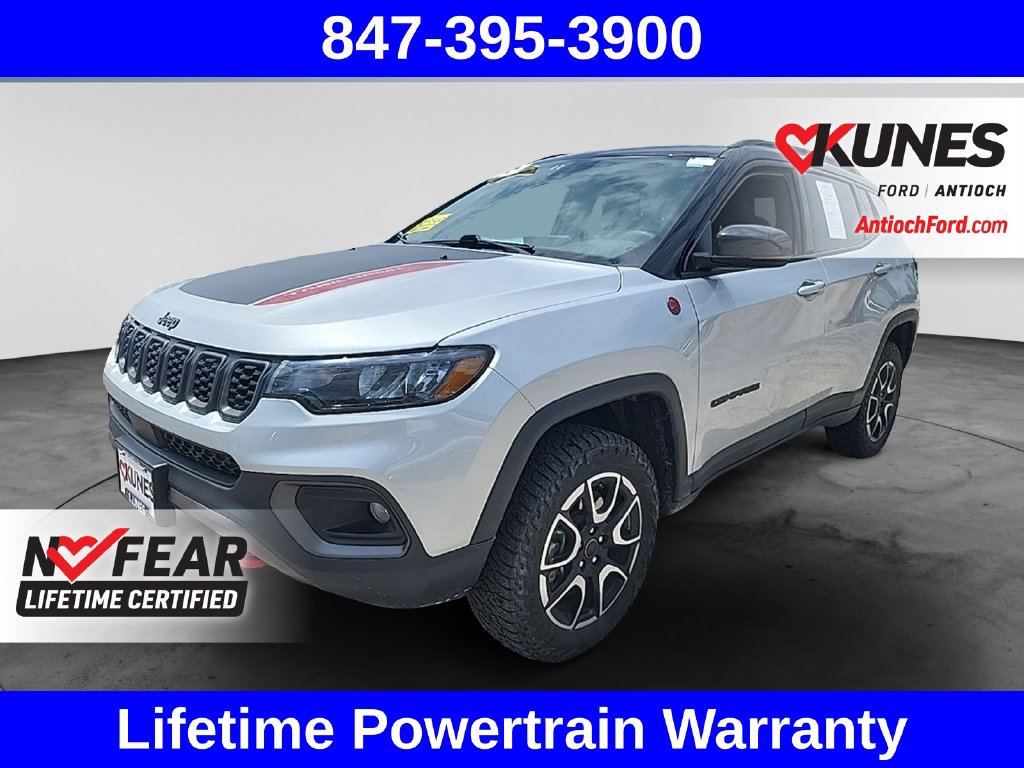 Used 2025 Jeep Compass Trailhawk AWD/4WD image 5