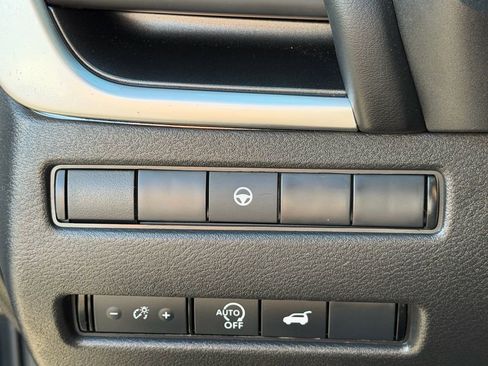 Certified 2025 Nissan Rogue SV FWD image 26