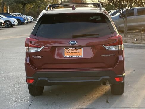Used 2023 Subaru Forester Premium image 5