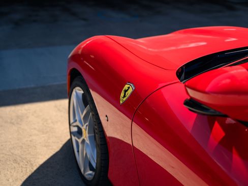 Used 2021 Ferrari Roma image 95