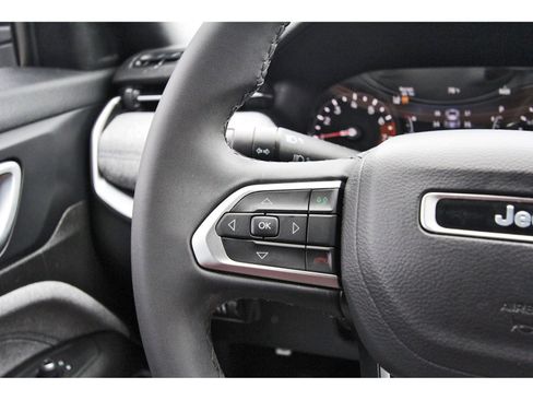 Used 2024 Jeep Compass Latitude AWD/4WD image 23